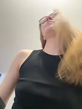 Snapshot of _CherryBloom_ chatting on 02/26/26, 01:33 CherryBloom online show from 02/26/26, 01:33