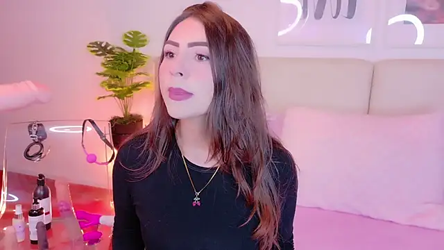 Heraa Piett online show from 09/21/25, 11:59