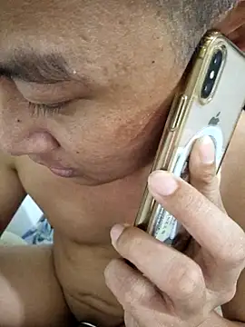 ducpham6565 online show from 12/14/25, 08:42