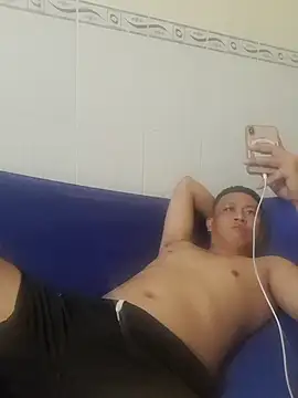 ducpham6565 online show from 10/27/25, 09:32