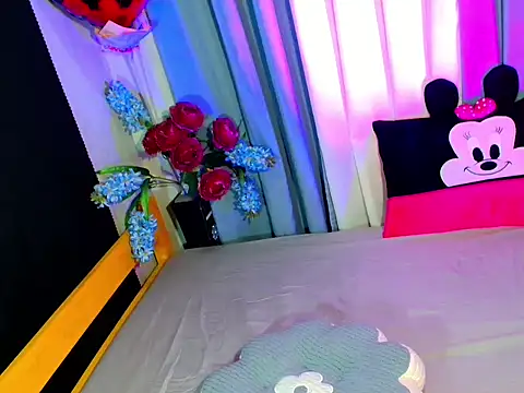 baby kiraxx online show from 04/25/26, 12:13