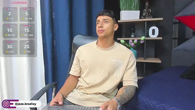 Snapshot of jaze_bradley chatting on 10/31/25, 11:29 jaze bradley online show from 10/31/25, 11:29