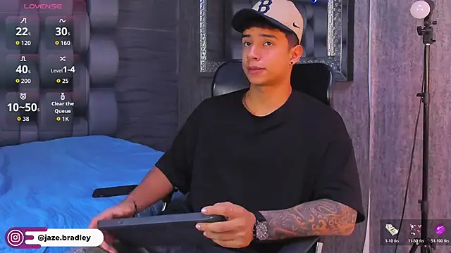 Snapshot of jaze_bradley chatting on 11/10/25, 11:26 jaze bradley online show from 11/10/25, 11:26