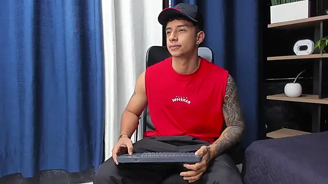 Snapshot of jaze_bradley chatting on 12/05/25, 11:20 jaze bradley online show from 12/05/25, 11:20