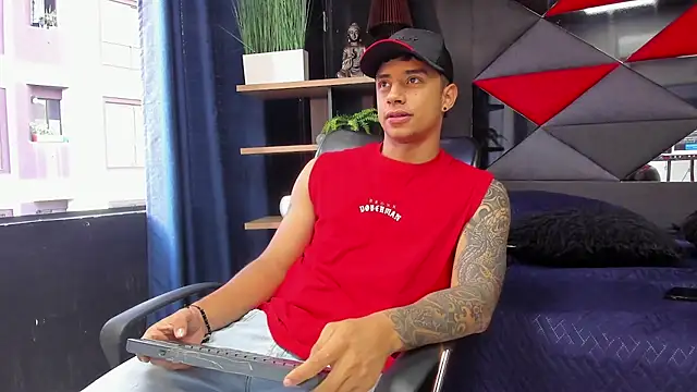 Snapshot of jaze_bradley chatting on 11/21/25, 11:31 jaze bradley online show from 11/21/25, 11:31