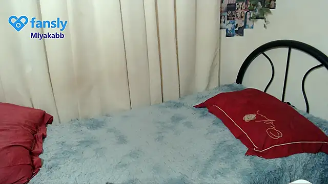 Snapshot of chakababe chatting on 12/17/25, 11:43 chakababe online show from 12/17/25, 11:43