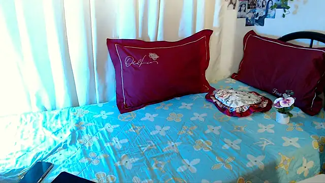 Snapshot of chakababe chatting on 10/18/25, 08:16 chakababe online show from 10/18/25, 08:16