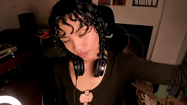 Nati     online show from 04/18/26, 01:52