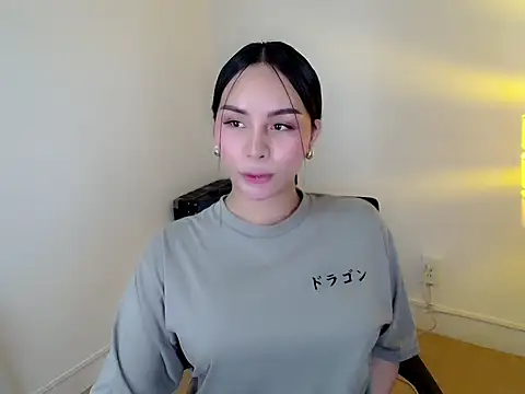 holly tabby online show from 03/24/26, 09:48