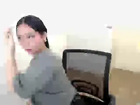 Snapshot of holly_tabby chatting on 10/17/25, 07:04 holly tabby online show from 10/17/25, 07:04