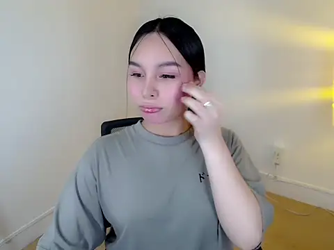 holly tabby online show from 01/14/26, 09:18