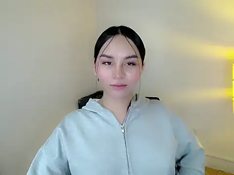 holly tabby online show from 05/24/26, 07:58