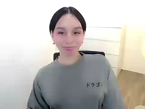 Snapshot of holly_tabby chatting on 09/19/25, 08:24 holly tabby online show from 09/19/25, 08:24