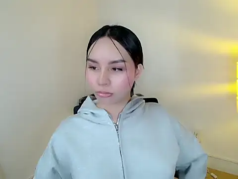holly tabby online show from 05/21/26, 09:12