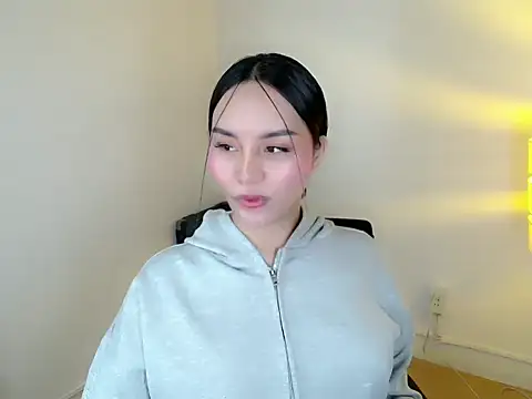 holly tabby online show from 05/22/26, 09:13