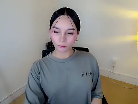 holly tabby online show from 01/18/26, 08:34