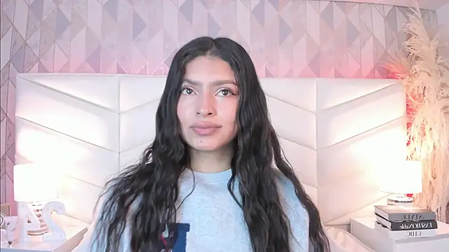 Snapshot of victoria___jonnes chatting on 10/03/25, 12:28 victoria jonnes online show from 10/03/25, 12:28