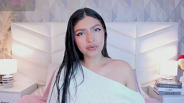 Snapshot of victoria___jonnes chatting on 09/19/25, 12:31 victoria jonnes online show from 09/19/25, 12:31