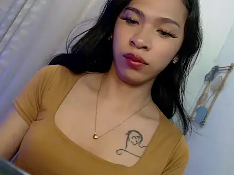 Annaloula online show from 04/10/26, 10:22