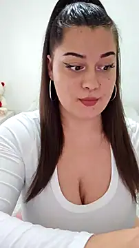 Larissa4U online show from 11/17/25, 03:05