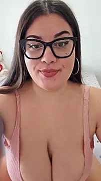 Larissa4U online show from 11/28/25, 10:15