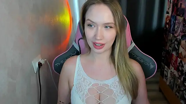 Snapshot of NicoleRiccii chatting on 04/28/26, 01:26 NicoleRiccii online show from 04/28/26, 01:26