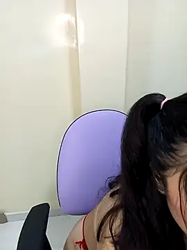 lunna 07 online show from 11/15/25, 03:38