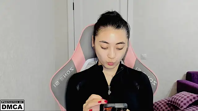 MeilideQian1 online show from 10/24/25, 11:53