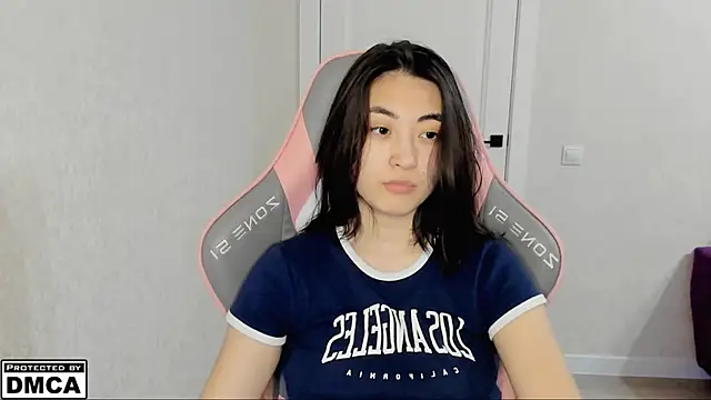Snapshot of MeilideQian1 chatting on 10/18/25, 03:14 MeilideQian1 online show from 10/18/25, 03:14