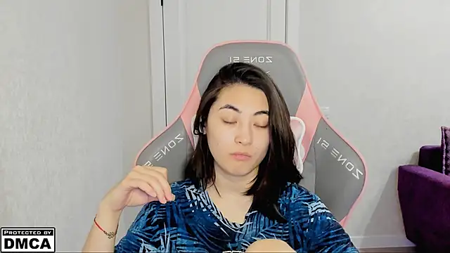 MeilideQian1 online show from 10/31/25, 03:41