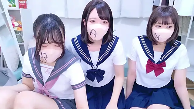 Snapshot of Anzu_xx chatting on 10/10/25, 12:06 Anzu xx online show from 10/10/25, 12:06