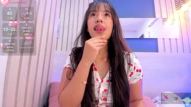 Snapshot of SofiCandy_ chatting on 02/05/26, 12:34 SofiCandy online show from 02/05/26, 12:34