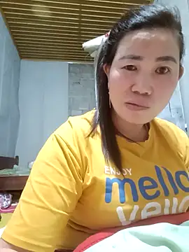 Snapshot of jienrrr chatting on 10/30/25, 12:20 jienrrr online show from 10/30/25, 12:20