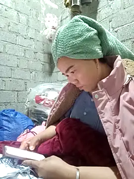 Snapshot of jienrrr chatting on 11/22/25, 12:37 jienrrr online show from 11/22/25, 12:37