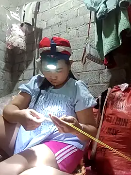 Snapshot of jienrrr chatting on 11/13/25, 12:58 jienrrr online show from 11/13/25, 12:58