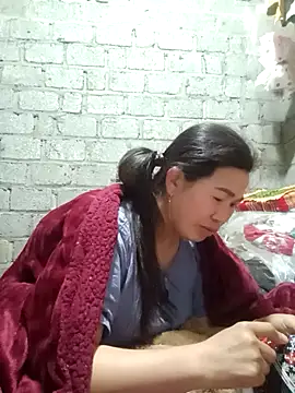 Snapshot of jienrrr chatting on 11/23/25, 12:42 jienrrr online show from 11/23/25, 12:42