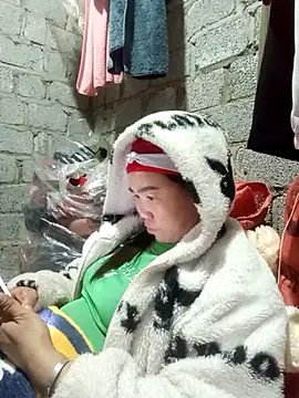 Snapshot of jienrrr chatting on 11/28/25, 02:17 jienrrr online show from 11/28/25, 02:17