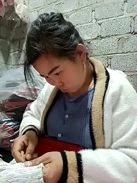 Snapshot of jienrrr chatting on 10/23/25, 01:15 jienrrr online show from 10/23/25, 01:15