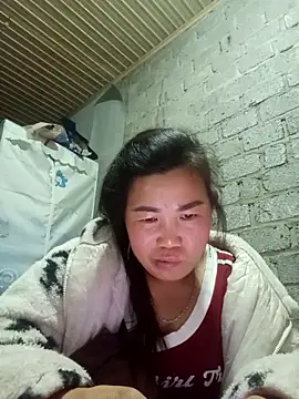 Snapshot of jienrrr chatting on 12/17/25, 12:21 jienrrr online show from 12/17/25, 12:21