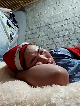 Snapshot of jienrrr chatting on 10/19/25, 10:34 jienrrr online show from 10/19/25, 10:34