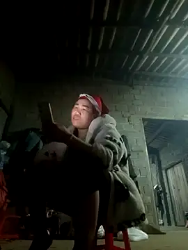 Snapshot of jienrrr chatting on 11/25/25, 01:11 jienrrr online show from 11/25/25, 01:11