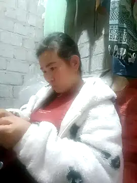 Snapshot of jienrrr chatting on 11/15/25, 12:36 jienrrr online show from 11/15/25, 12:36