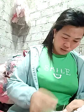 Snapshot of jienrrr chatting on 10/27/25, 02:07 jienrrr online show from 10/27/25, 02:07