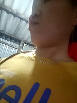 Snapshot of jienrrr chatting on 10/08/25, 11:45 jienrrr online show from 10/08/25, 11:45