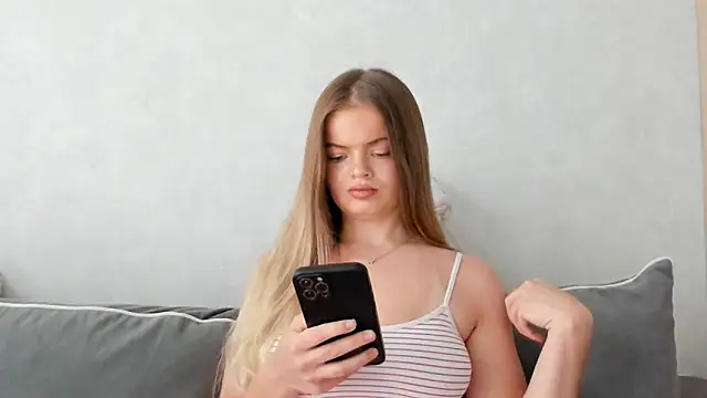 Sarah keyy online show from 05/31/26, 06:09