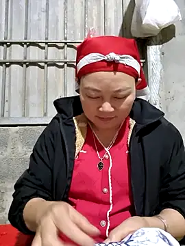 yoowwmr online show from 11/16/25, 12:10