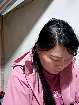 yoowwmr online show from 11/18/25, 01:58