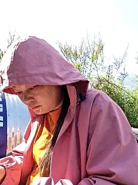 yoowwmr online show from 11/27/25, 03:51