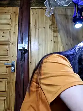 yoowwmr online show from 10/28/25, 01:43