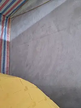 yoowwmr online show from 10/28/25, 01:39